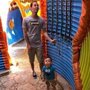 Meet your Posher, Tee